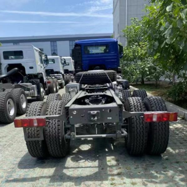 Camion benne basculante 8x4 12 roues 380CV avec conduite à droite, capacité de charge de 31 à 40 tonnes et norme d'émission Euro 2