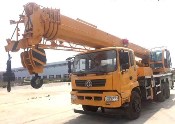 Durable Heavy Construction Machinery 25T Truck Mounted Jib Crane With Telescopic Boom
