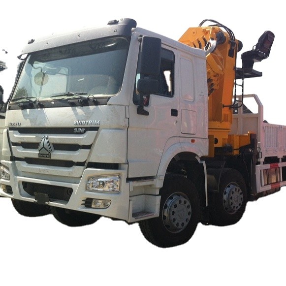 Sinotruk Heavy Duty HOWO truck mounted crane