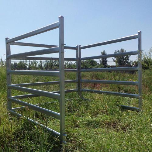 Light Grey Galvanized Farm Cattle Panel Fence Resists Corrosion Cattle Livestock Panels