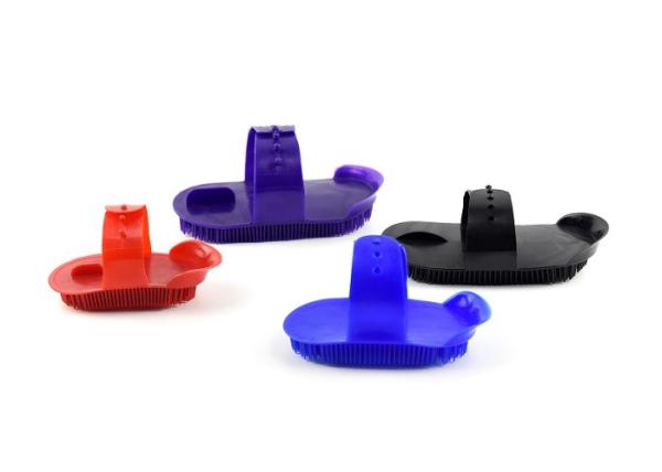 Four Sizes Plastic Curry Comb Adjustable Strap Flexible Bristles For Horse Cleaning