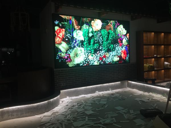Multimedia Advertising LED Electronic Screen P2.5 Indoor Full Color 1R1G1B