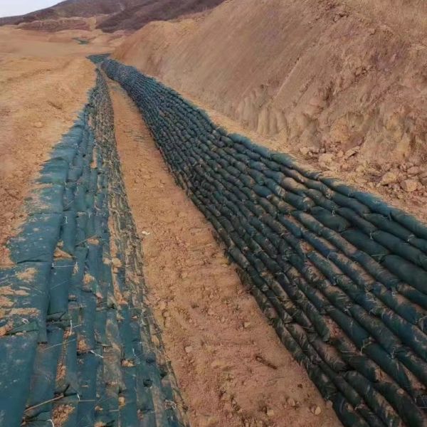 Concrete Filled Geotextile Sandbags 650gm2 Geotextile Dewatering Tubes UV Resistance