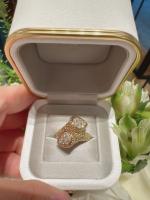 Luxueuse bague en or de 18 carats, en diamant HK, parfait accessoire pour les occasions spéciales