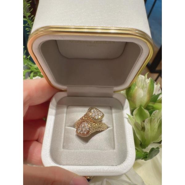 Luxurious 18K Gold Diamond Ring HK Setting He Perfect Accessory For Special Occasions