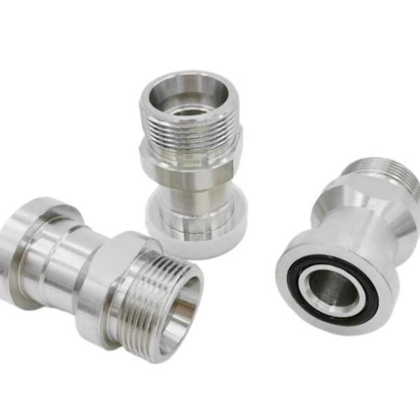 Pipe Lines Connect Eaton Hydraulic Flange to Hose Adapters for Long Working Life