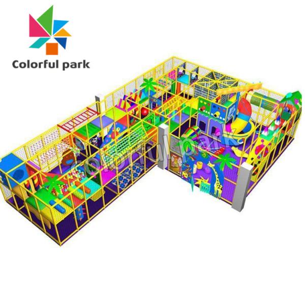 A espuma do PVC caçoa a área de jogo macia, anti equipamento comercial UV do parque do trampolim