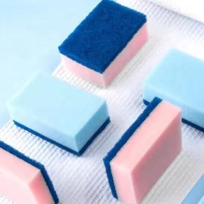 Esponjas de cozinha coloridas para efetiva lavagem de pratos e proteção contra os raios ultravioleta