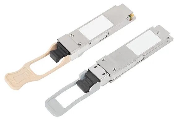 40G QSFP+ К оптическому кабелю MMF проламывания 4×SFP+ активному