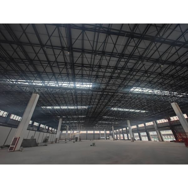 Height 8 - 20 Meters  Galvanized Steel Warehouse Modular Steel Frame Construction
