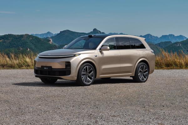 LI XIANG L8 Auto Large Luxury PHEV SUV  6 Seater Pure Electric Range 1315 Kilometers