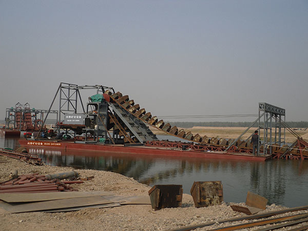100 Tons/H Bucket Chain Gold Dredging Boat With 13/14/15.5m Ponton