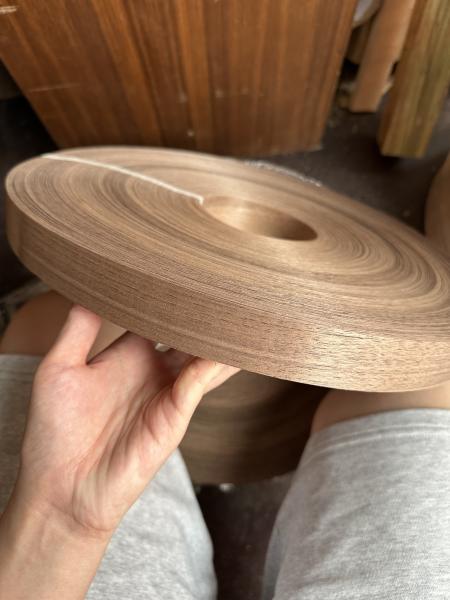 0.45mm Walnut Wood Veneer Edge Banding with 8% Moisture Content and Customizable Width for Furniture and Cabinets