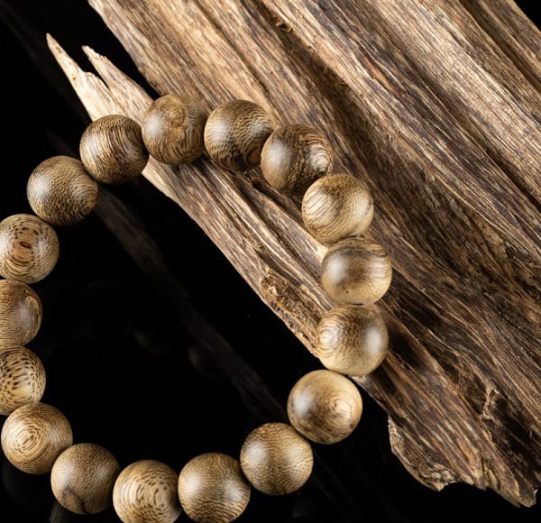 Elegant Agarwood Bead Pendant Exquisite Craftsmanship With Durable Materials