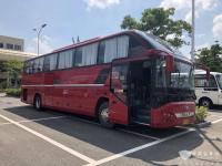 L'entraîneur utilisé Bus Higer LCK612512m 24-55 pose le moteur diesel avec le C.A.