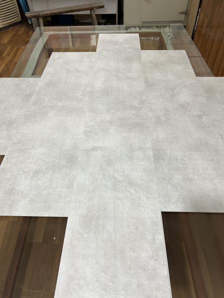 Prancha luxuosa do vinil do SPC do olhar de mármore lustroso que pavimenta 145x910mm 1218x148mm
