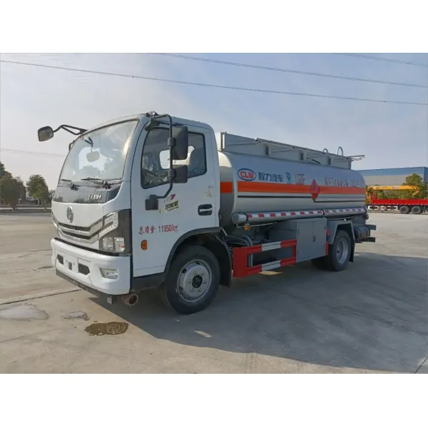 Dongfeng 4X2 9cbm Fuel Tanker Truck for Efficient Delivery