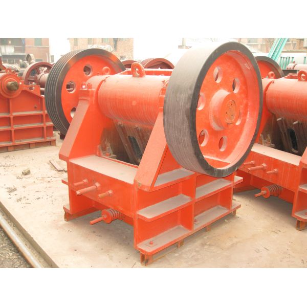Industrial Crusher with 100 Boxes Per Hour Crushing Capacity, High Manganese Steel Liner, and ≤25mm Discharging Size