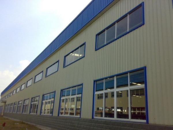 Customized Economical Large Space Metal Frame Warehouse Industrial Prefab Steel Structure Building With Aluminum Alloy Window