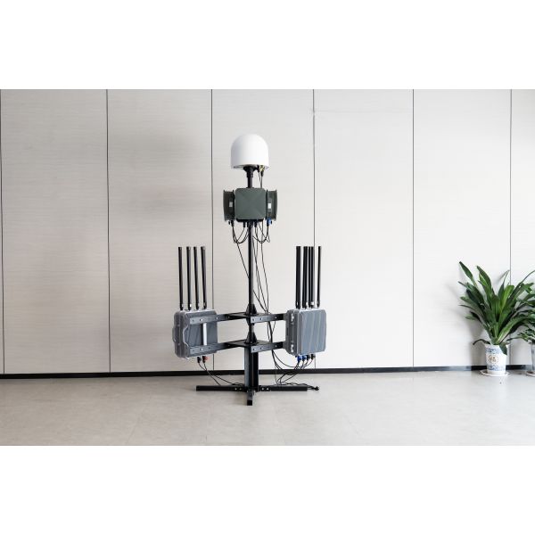 Portable 13 Omni Antennas Drone Suppressor 750W 10KM Detection Range Anti Drone Jammer