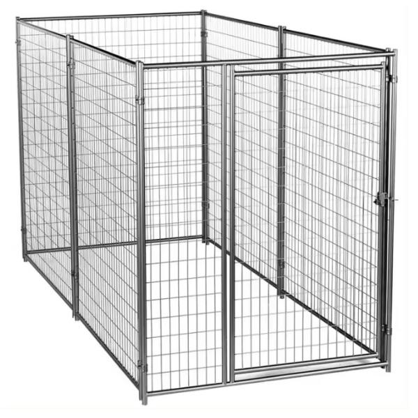 Металлическая клетка для домашних животных на открытом воздухе