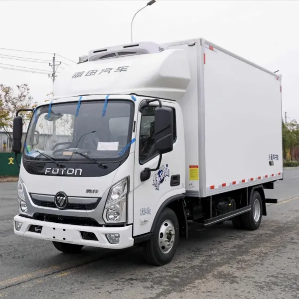Dongfeng 6X4 Tractor with 40ton-50ton Transport Freezer Trailer Refrigerator Container Semi Trailer