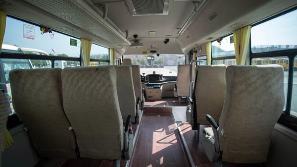 Battery Charging LHD RHD Electric Mini Vehicle With 10-19 Seaters And 10-30 Seats