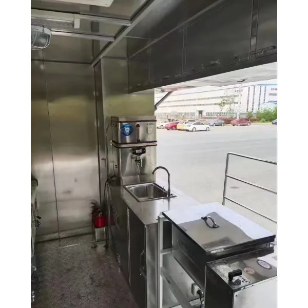 Professional-Grade Dongfeng 6X6 off-Road Self-Propelled Kitchen Vehicle Motorhome