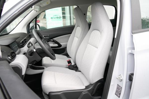 2022 White Jade Edition Leapmotor T03 with 5 Seats 5050x1902x1509