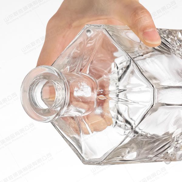 Garrafa de vinho de vidro 500 ml 750 ml Garrafa redonda de vodka garrafa de rum garrafa de licor de vidro com cortiça