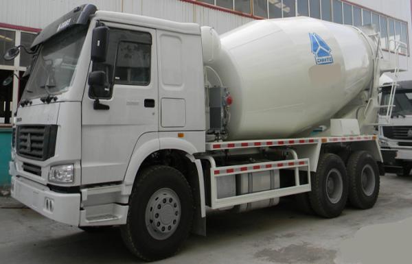 SINOTRUK HOWO Concrete Mixer Truck 12CBM 336HP 6X4 RHD ZZ5257GJBN4048W
