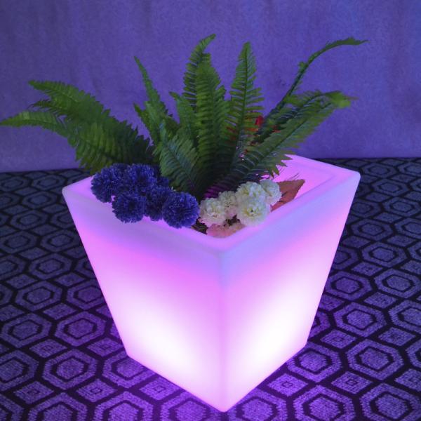 Las plantas de PE de macetas de flores LED resistentes al calor con moldeo rotacional personalizado