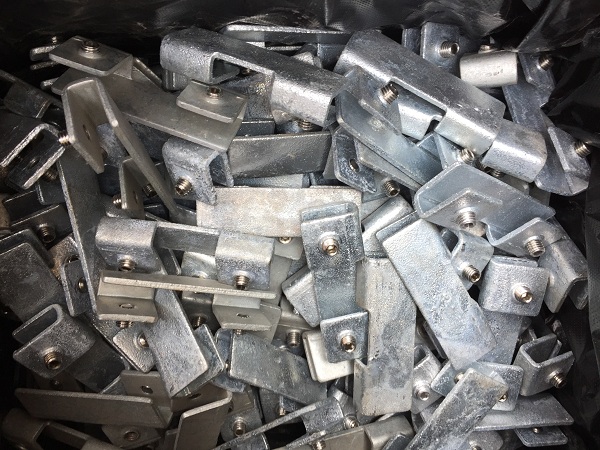 Wear Resistant Carbon Steel Fittings , Straight 180 Degree 6mm Kick Plate Clamps