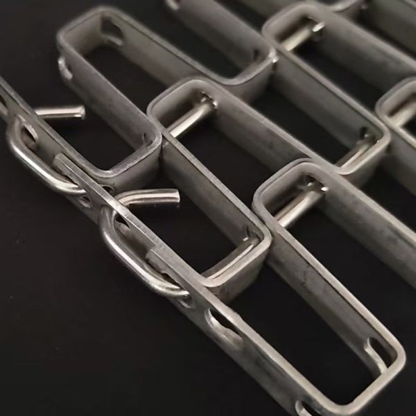 Custom Heat Resistant Continuous Food ss304 Metal 316 stainless steel horseshoe great wall mesh flat wire honeycomb conveyor belt