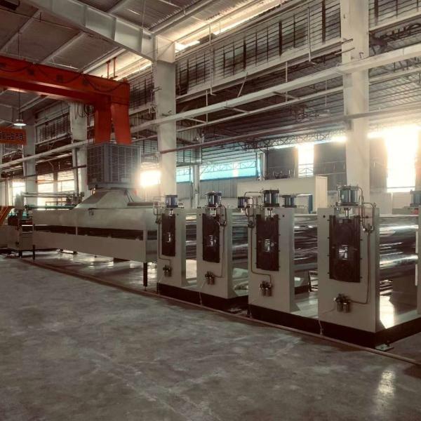 Linha de produção contínua de painel composto de honeycomb de alumínio que melhora a eficiência