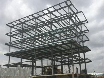 Immeuble de bureaux de structure métallique