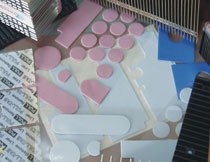 Розовая высокая поверхность тэкса 3В/мК уменьшает вспомогательная РЛС Г579 2,10 г/кк контактного сопротивления термальную