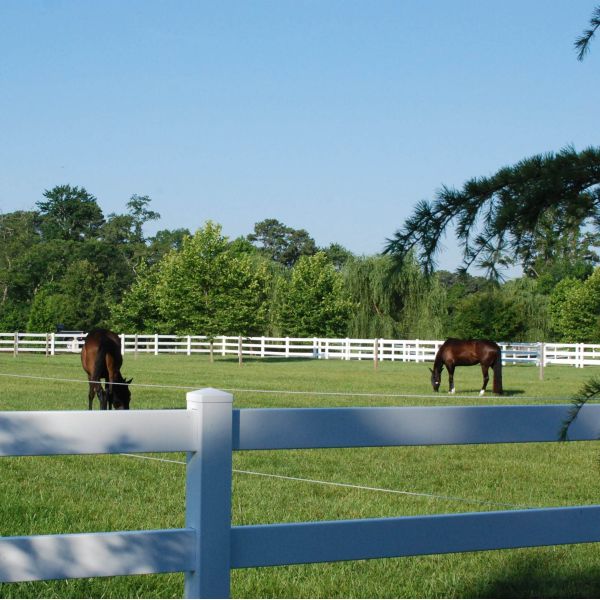 Livestock Farm Pvc Ranch Style Fencing 3 Layer White PVC Horse Fence Trellis/Gate For Versatile Yards