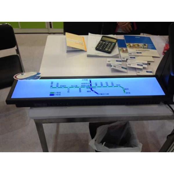 A barra esticada 28 polegadas LCD indica o quiosque do Signage de Digitas para ônibus e estações de metro