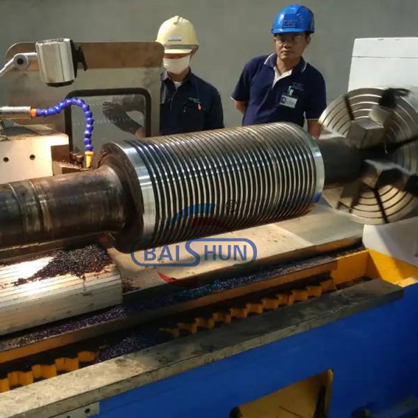 Máquina de torneamento de rolos de aço fundido de rolos CNC