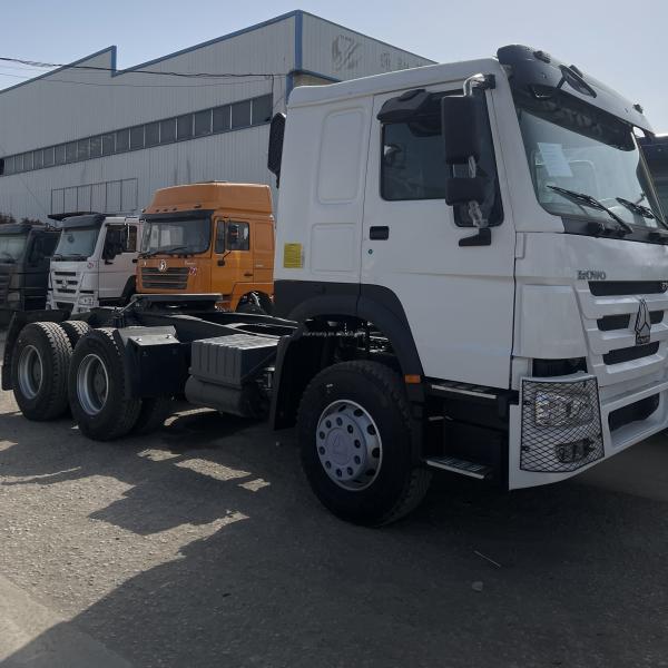 6x4 Wheel 420hp Howo Sinotruk Tractor Truck Used Euro 2 Multimedia System