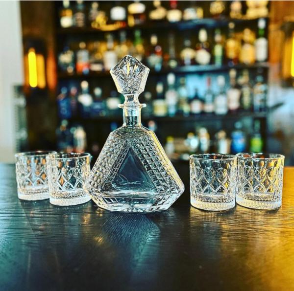 Acceptable Customer's Logo Whisky Glass Bottle for High Flint Liquor and Spirits