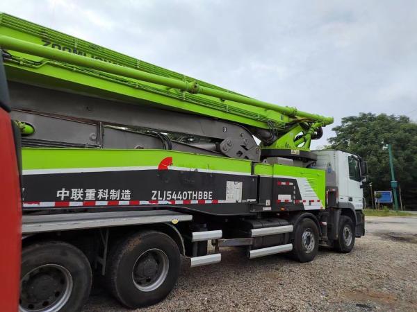 Hauteur d'alimentation 1540 ZLJ5440THB 2019 Zoomlion 56m Pompes à béton camion avec Mercedes Benz châssis monté pompe