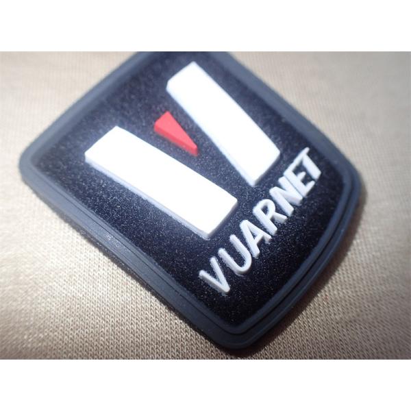 OEM 3D Clothing Label Micro Injection Badge Custom Logo On Fiber