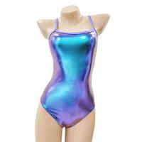 Deslumbrante fato de banho feminino em verde para uma experiência de praia inesquecível confortável