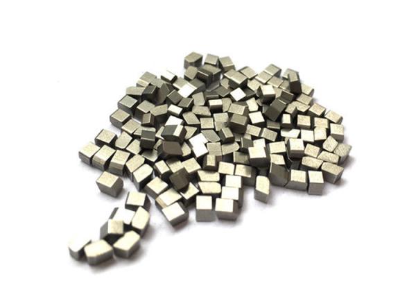 Metal Tungsten Carbide Tool Tips / Circular Saw Cutting 94 HRA Hardness