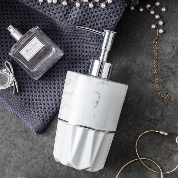 5 Pcs Ceramic Bathroom Set , Soap Dispenser Ceramic Set For Hotels Sanitary Ware