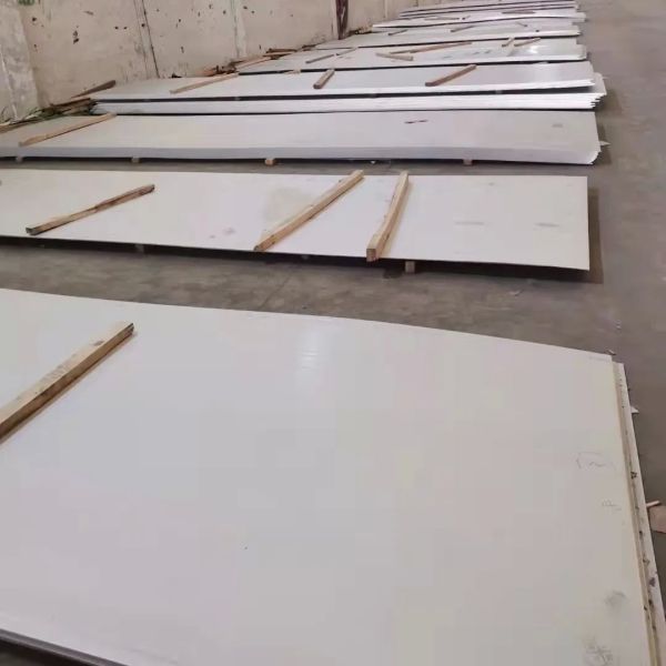 JIS G4305 SUS304 SUS304L Stainless Steel Sheet with 2B Surface and Thickness 0.4 - 3.0mm Cold Rolled