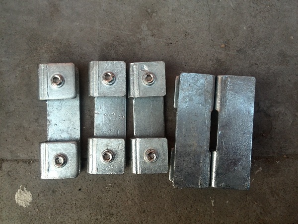 Wear Resistant Carbon Steel Fittings , Straight 180 Degree 6mm Kick Plate Clamps