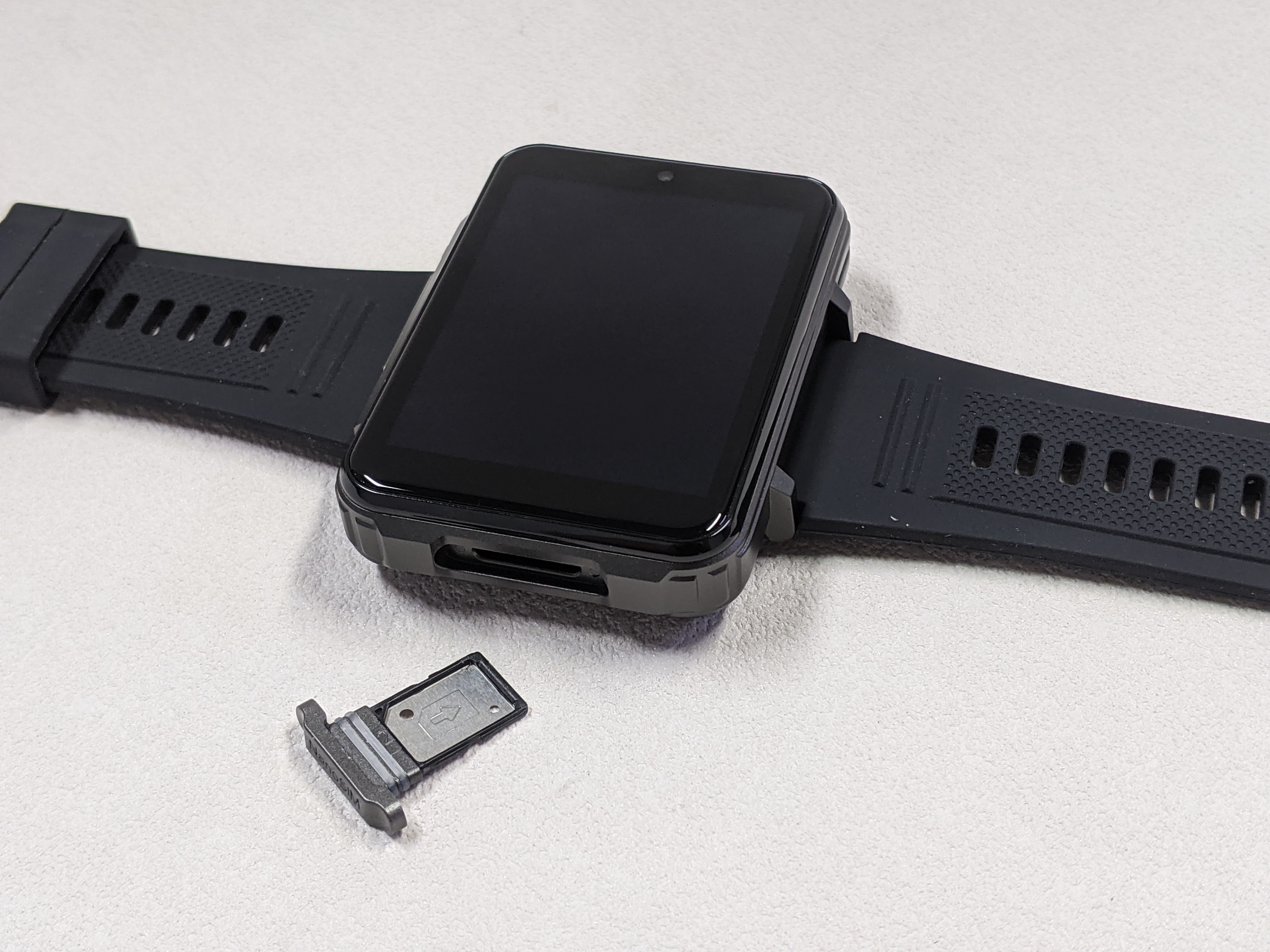 Full 4G LTE Coverage Lets You Stay Connected Anywhere Rainbuvvy 4G Smartwatch